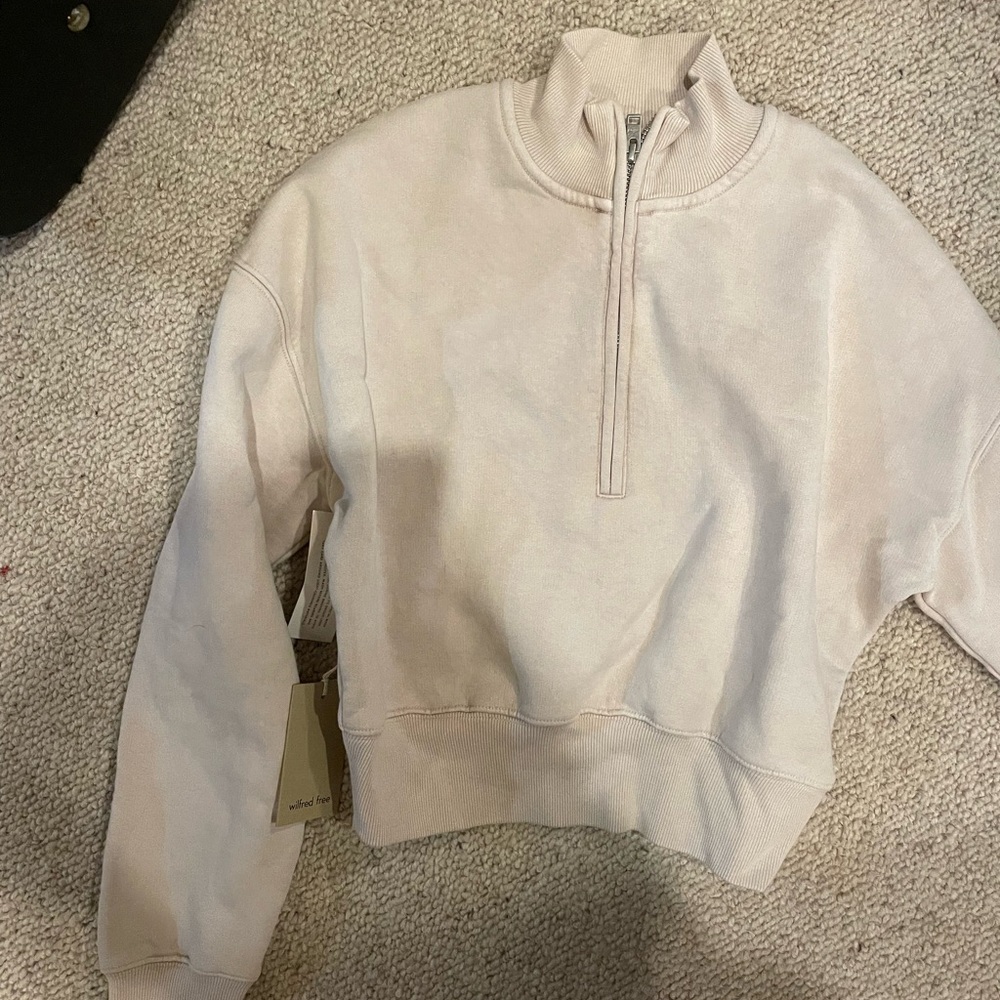NWT Aritzia, Wilfred Free, Cream Boxy Cropped Sweatshirt